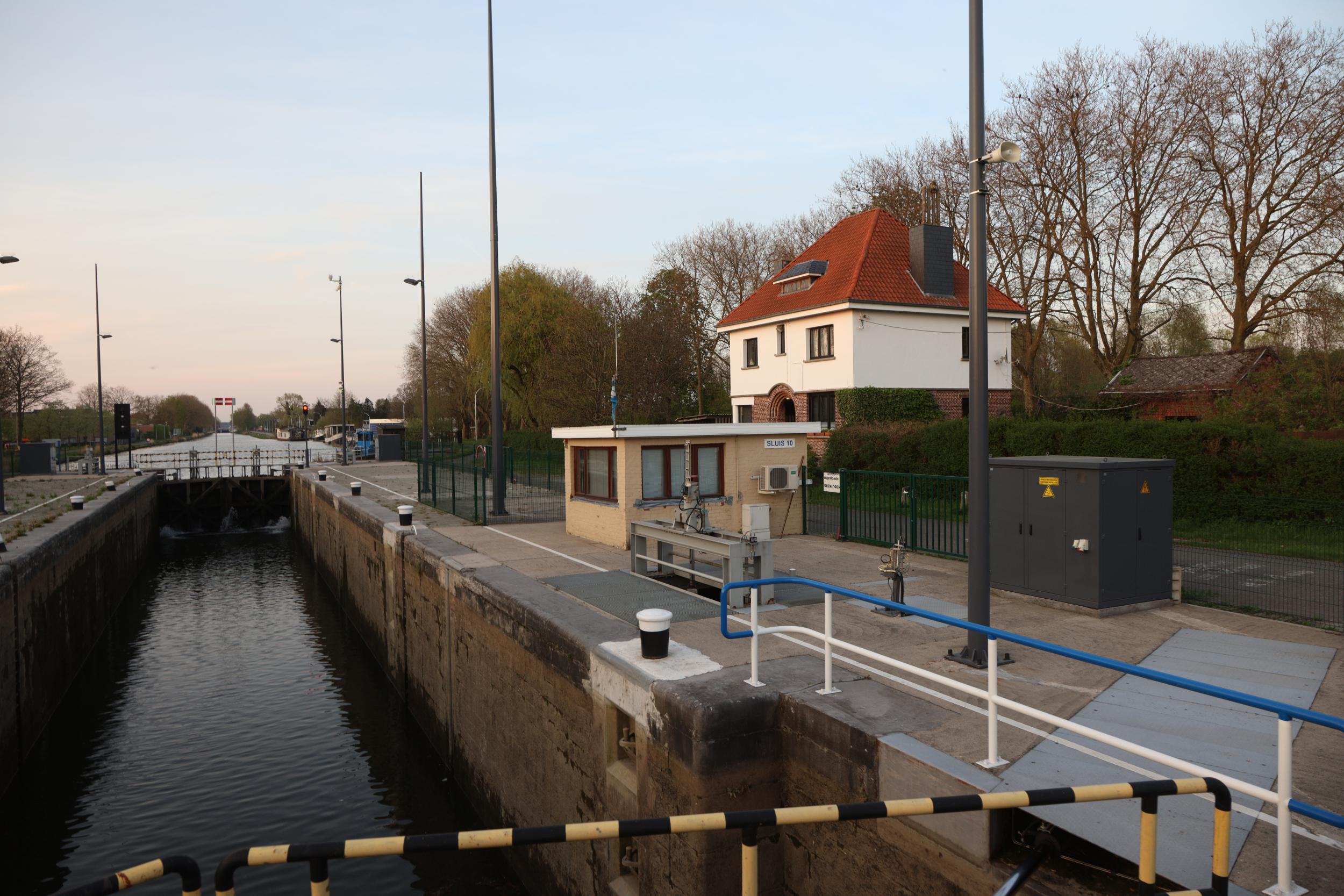 sluis-10-schoten-binnenvaart-in-beeld